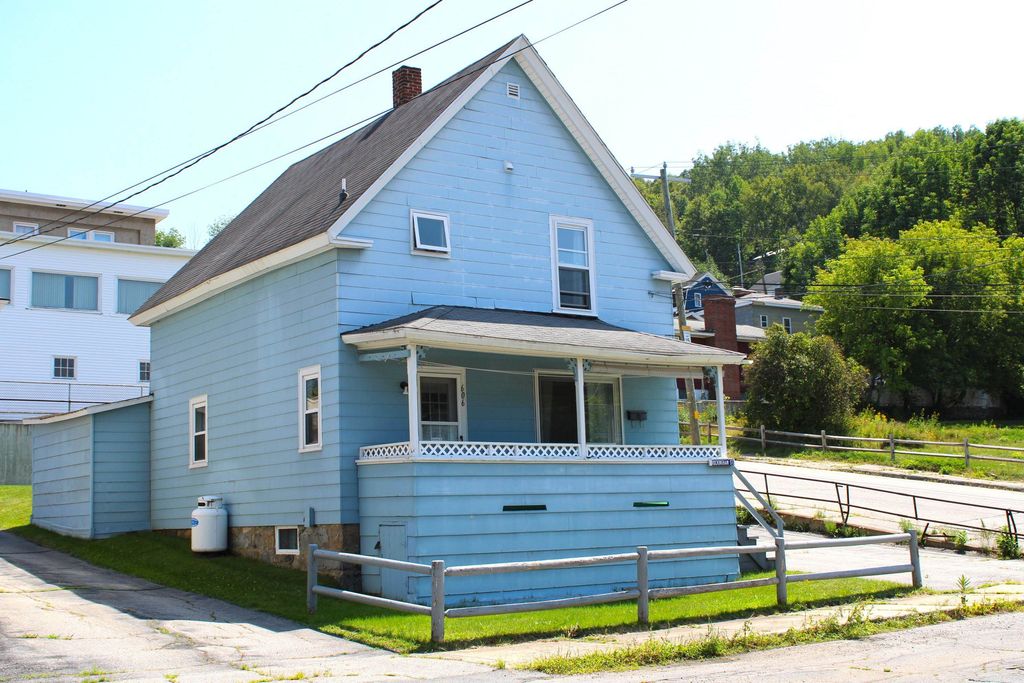 606 Rockingham Street, Berlin, NH 03570