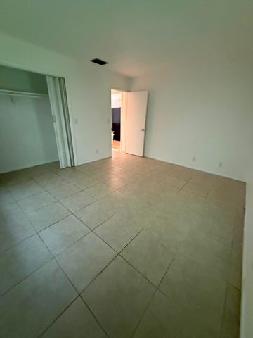4951 Wedgewood Way 5, West Palm Beach, FL 33417