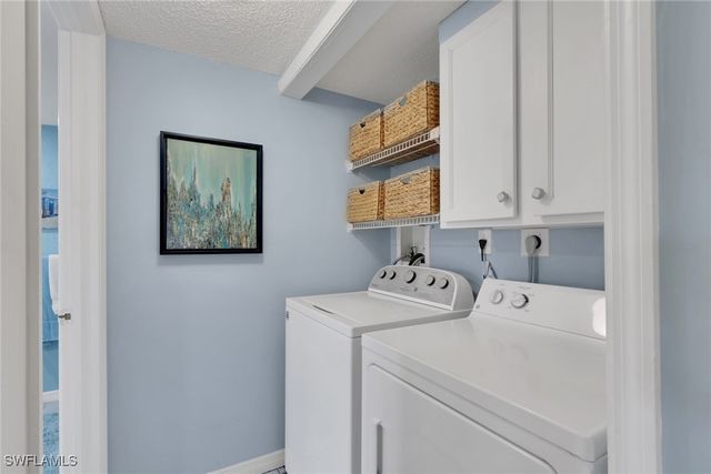 120 Cypress WAY E B5, Naples, FL 34110