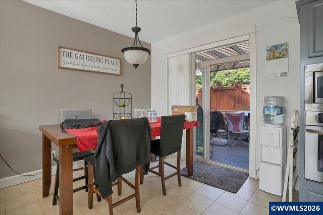 1340 West Meadows Dr NW, Salem, OR 97304