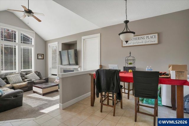 1340 West Meadows Dr NW, Salem, OR 97304