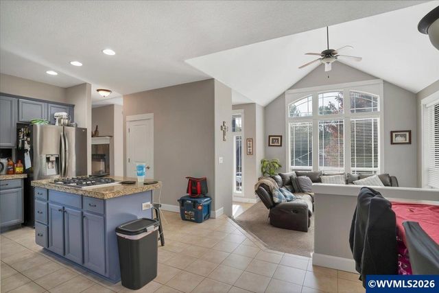 1340 West Meadows Dr NW, Salem, OR 97304