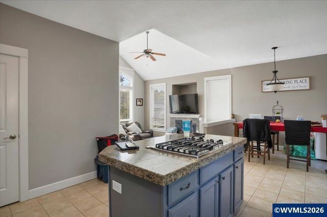 1340 West Meadows Dr NW, Salem, OR 97304