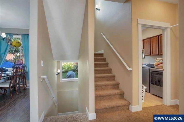 1340 West Meadows Dr NW, Salem, OR 97304