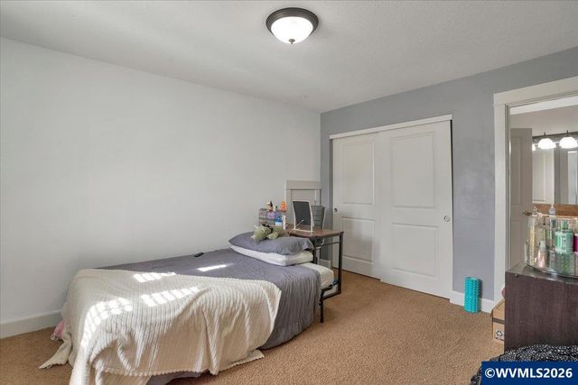 1340 West Meadows Dr NW, Salem, OR 97304