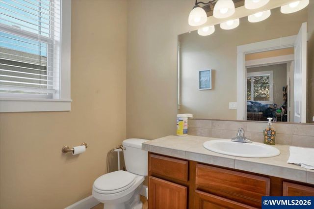 1340 West Meadows Dr NW, Salem, OR 97304