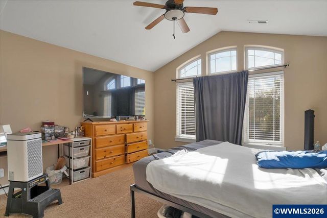 1340 West Meadows Dr NW, Salem, OR 97304