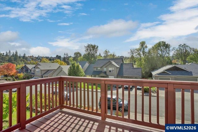1340 West Meadows Dr NW, Salem, OR 97304