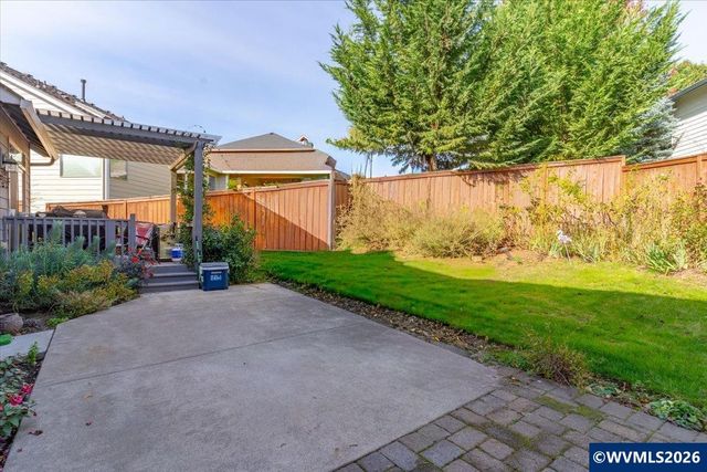 1340 West Meadows Dr NW, Salem, OR 97304