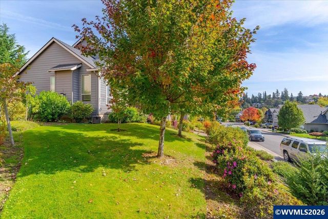 1340 West Meadows Dr NW, Salem, OR 97304