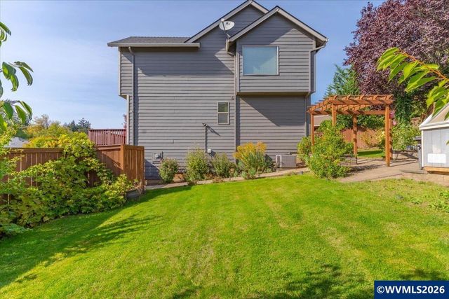 1340 West Meadows Dr NW, Salem, OR 97304