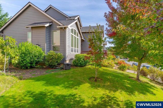 1340 West Meadows Dr NW, Salem, OR 97304