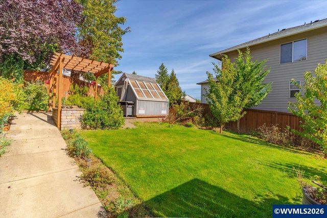 1340 West Meadows Dr NW, Salem, OR 97304
