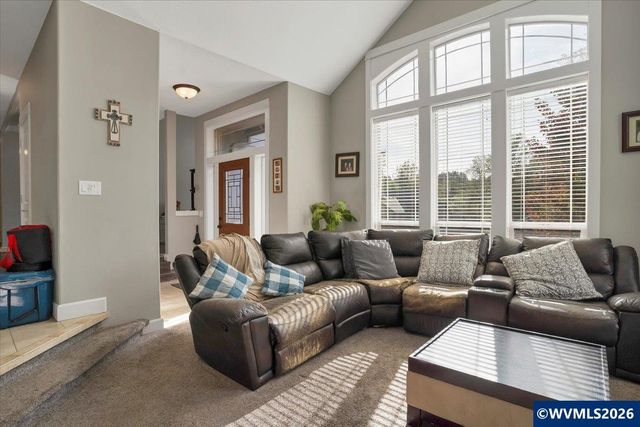 1340 West Meadows Dr NW, Salem, OR 97304