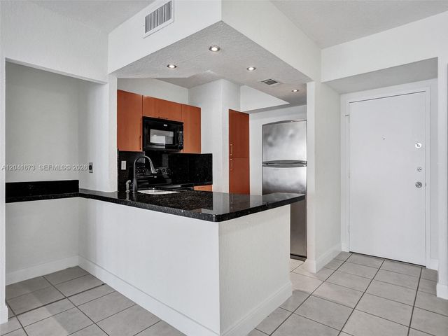 6705 NW 169th Street C112, Hialeah, FL 33015