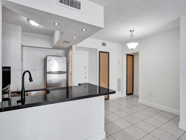 6705 NW 169th Street C112, Hialeah, FL 33015