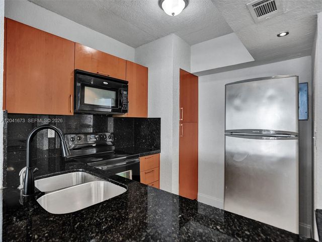 6705 NW 169th Street C112, Hialeah, FL 33015