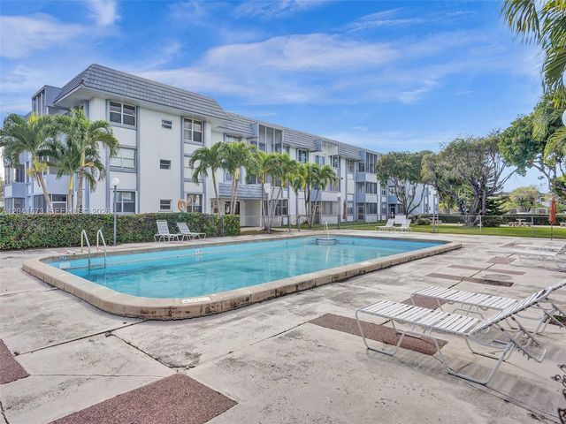 6705 NW 169th Street C112, Hialeah, FL 33015