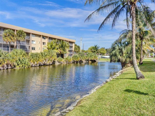6705 NW 169th Street C112, Hialeah, FL 33015