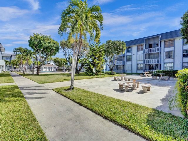 6705 NW 169th Street C112, Hialeah, FL 33015