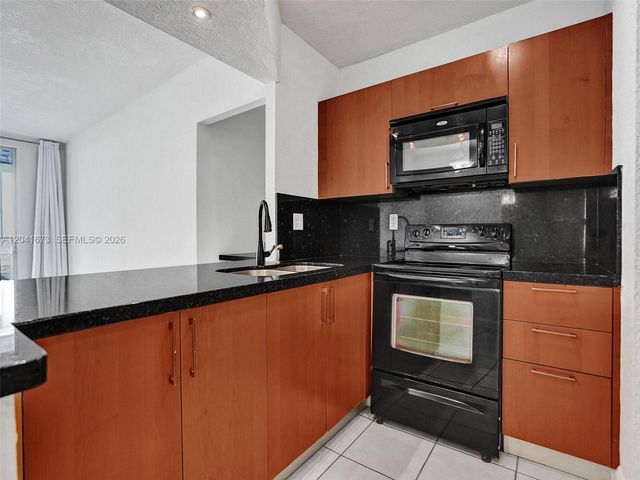 6705 NW 169th Street C112, Hialeah, FL 33015