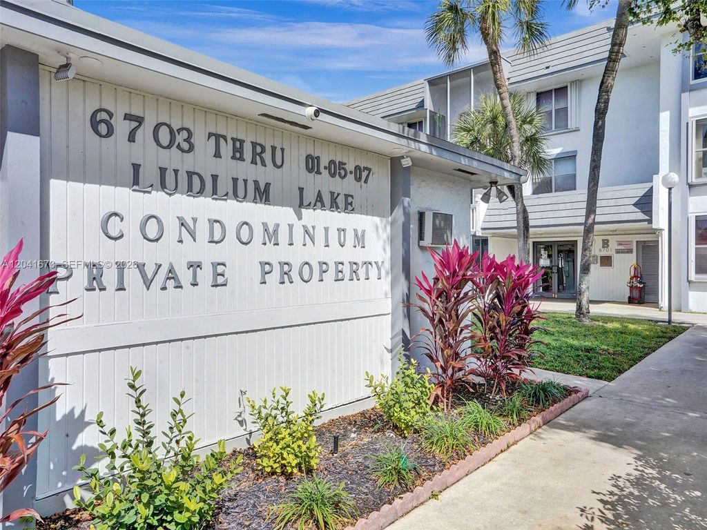 6705 NW 169th Street C112, Hialeah, FL 33015