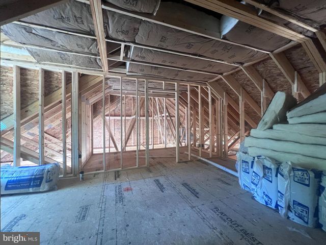 1163 KUHN RD, Boiling Springs, PA 17007