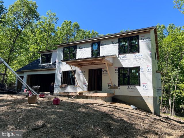 1163 KUHN RD, Boiling Springs, PA 17007