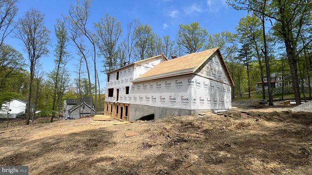 1163 KUHN RD, Boiling Springs, PA 17007