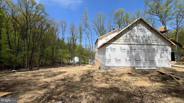 1163 KUHN RD, Boiling Springs, PA 17007