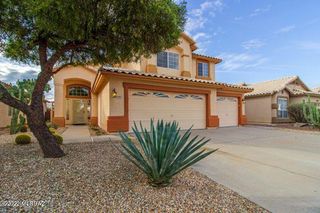 9106 N Safflower Lane, Tucson, AZ 85743
