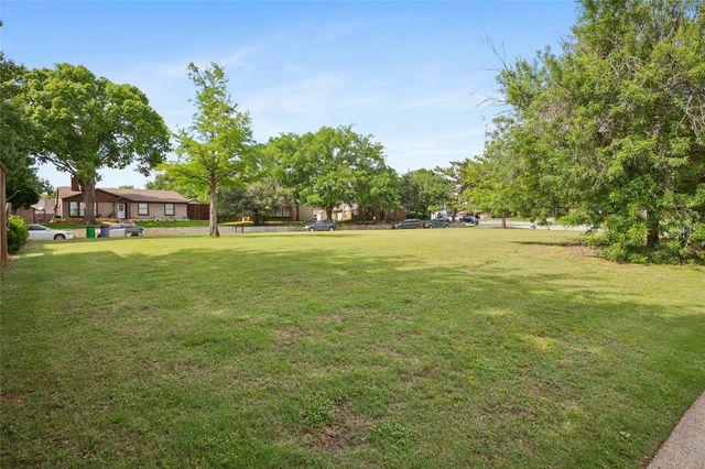 705 Walnut Drive, Lewisville, TX 75067