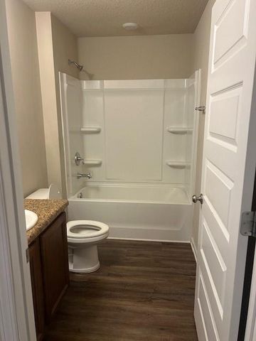 1718 Calgary Drive W, Mobile, AL 36695
