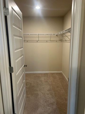 1718 Calgary Drive W, Mobile, AL 36695