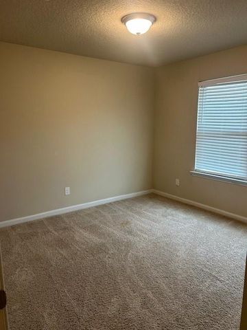 1718 Calgary Drive W, Mobile, AL 36695