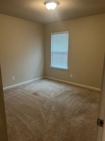 1718 Calgary Drive W, Mobile, AL 36695