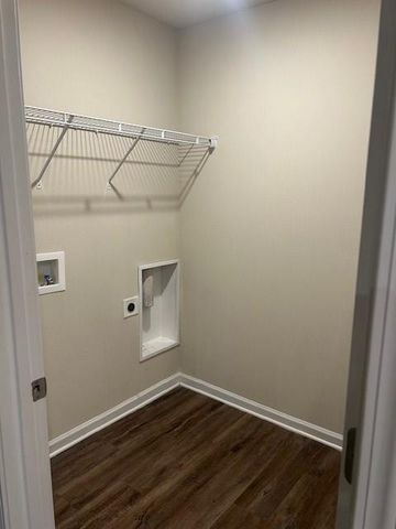 1718 Calgary Drive W, Mobile, AL 36695