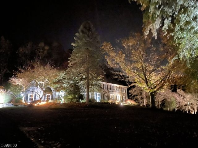 6 Fawn Ridge Rd, Clinton Twp., NJ 08833