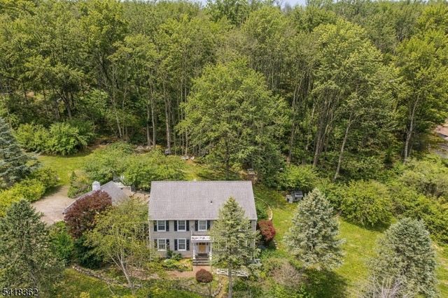 6 Fawn Ridge Rd, Clinton Twp., NJ 08833