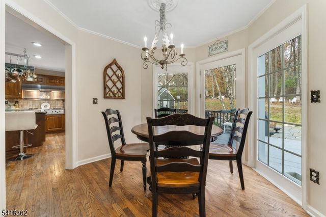 6 Fawn Ridge Rd, Clinton Twp., NJ 08833