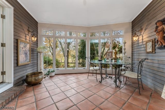 6 Fawn Ridge Rd, Clinton Twp., NJ 08833