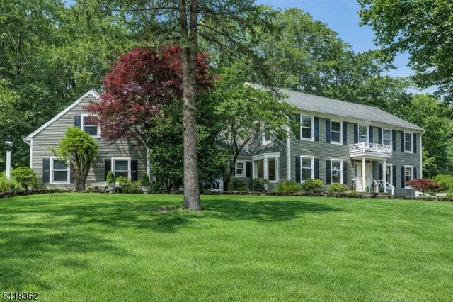 6 Fawn Ridge Rd, Clinton Twp., NJ 08833