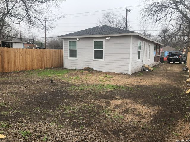 2115 S NAVIDAD ST, San Antonio, TX 78207