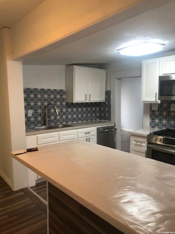 2115 S NAVIDAD ST, San Antonio, TX 78207