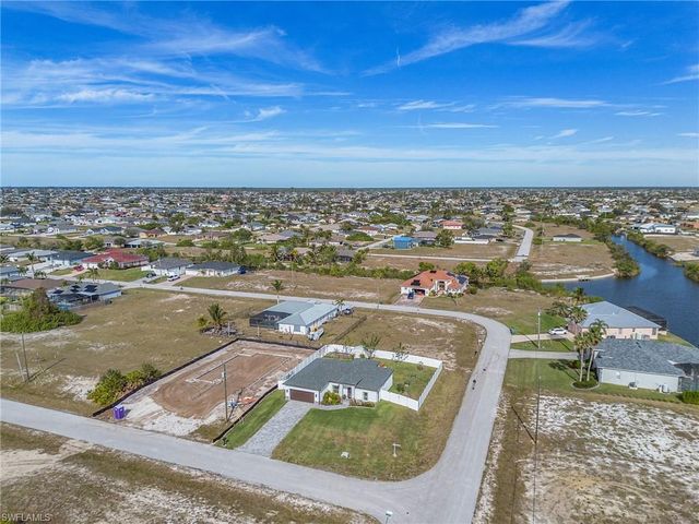 1901 NW 3rd ST, Cape Coral, FL 33993