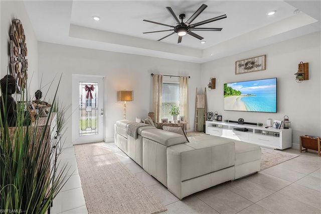 1901 NW 3rd ST, Cape Coral, FL 33993