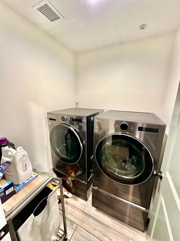 905 Wishon Avenue W, Madera, CA 93636