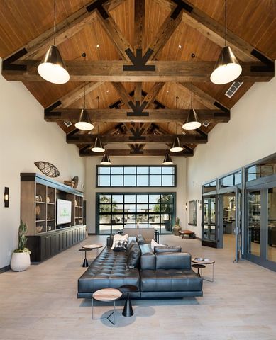 905 Wishon Avenue W, Madera, CA 93636