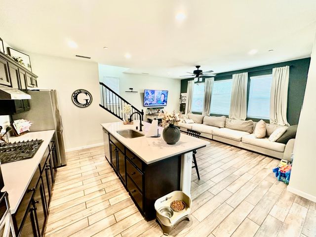 905 Wishon Avenue W, Madera, CA 93636