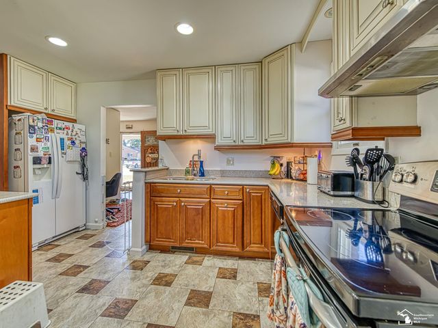 788 N Linville Street, Westland, MI 48185